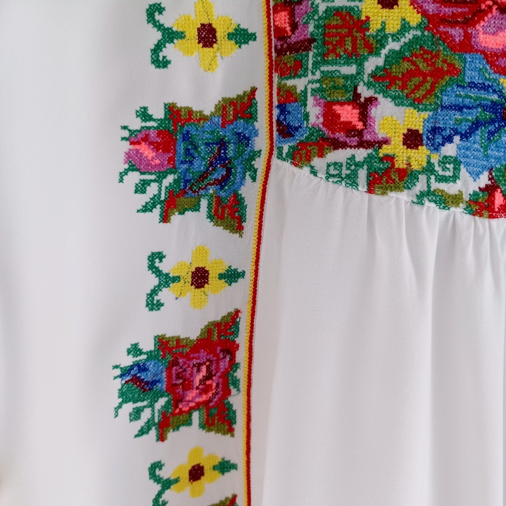 Bohemian Floral Embroidered White Blouse From Avelina, Size S - Picture 9 of 16